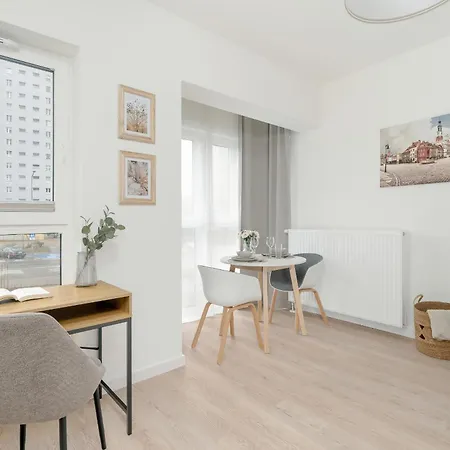 Minimalist Wojciechowskiego With Parking In By Renters アパート
