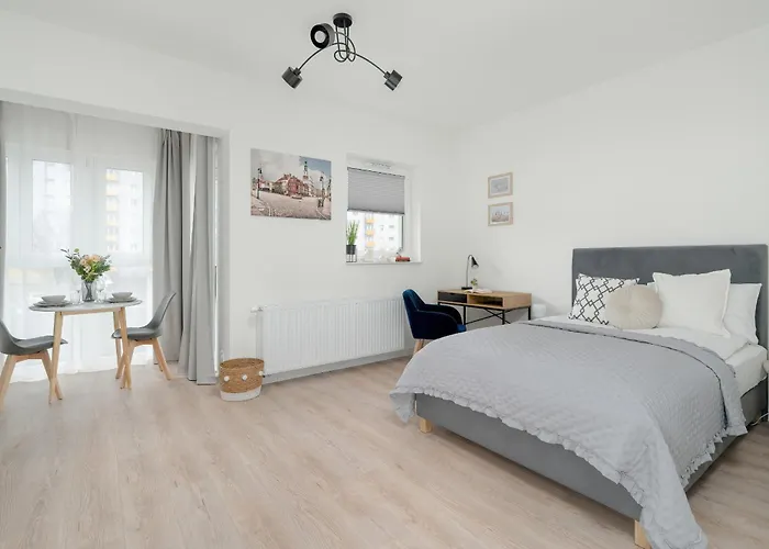 アパート Minimalist Wojciechowskiego With Parking In By Renters ポズナン