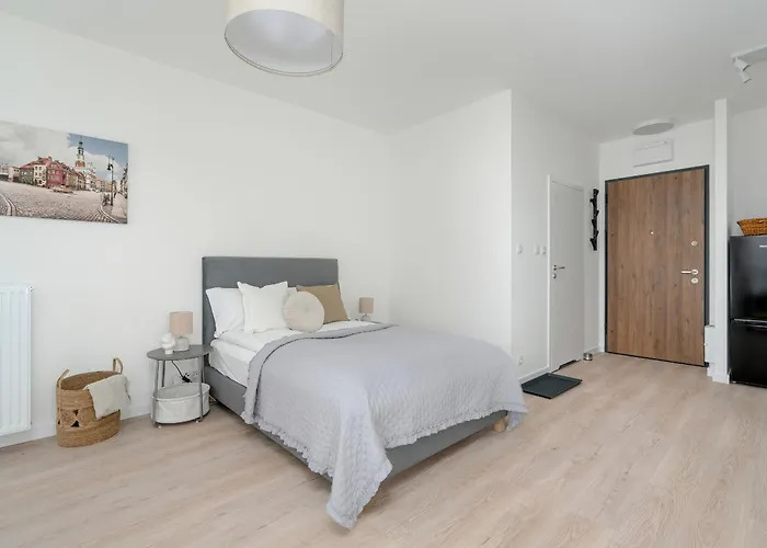 Minimalist Wojciechowskiego With Parking In By Renters ポズナン